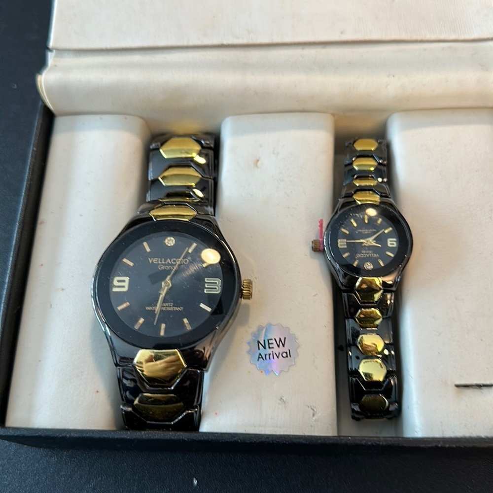 Vellaccio Grande his and hers stainless watches in original box